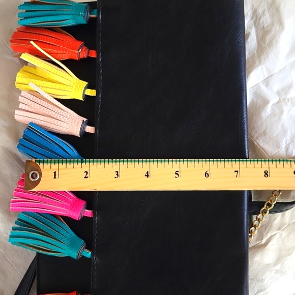 Ladies leather envelope purse, snap closure, zipper pocket inside, tassels - Picture 14 of 15